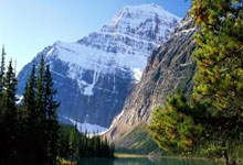 中超首轮纵览:申花、上港、国安争冠热门,泰山位置堪忧.